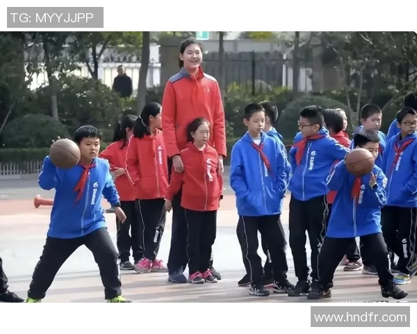 姚明亲临清迈篮球盛会分享运动精神与文化交流