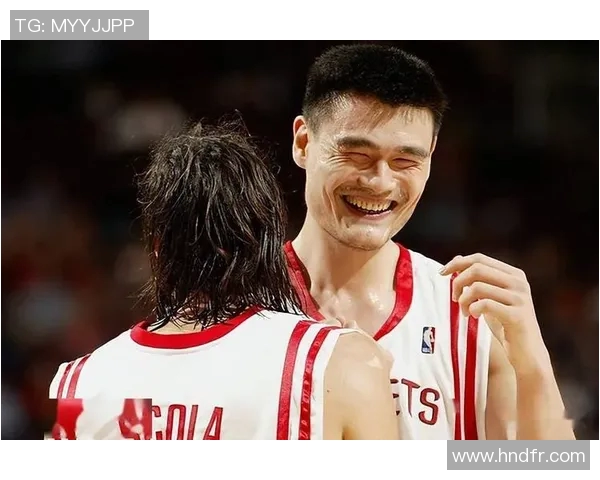 姚明挑战极限模仿直播引发热议网友纷纷点赞互动不断