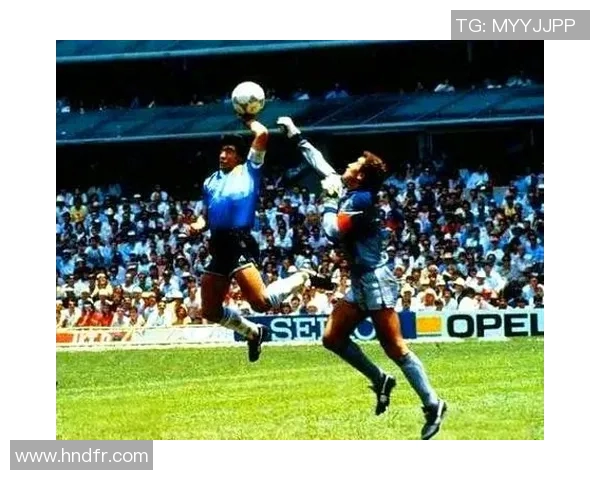 荷兰足球明星的传奇旅程与辉煌成就揭秘