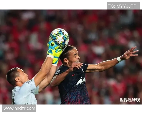 足球明星精神状态不佳影响比赛表现与球队士气的深层原因分析