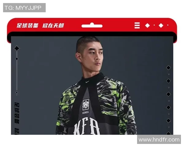 穿着T恤的足球明星们展现休闲风采与运动魅力的完美结合