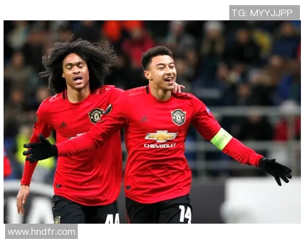 足球明星拼图合照搞怪版展现幽默风采引发球迷热议与欢笑